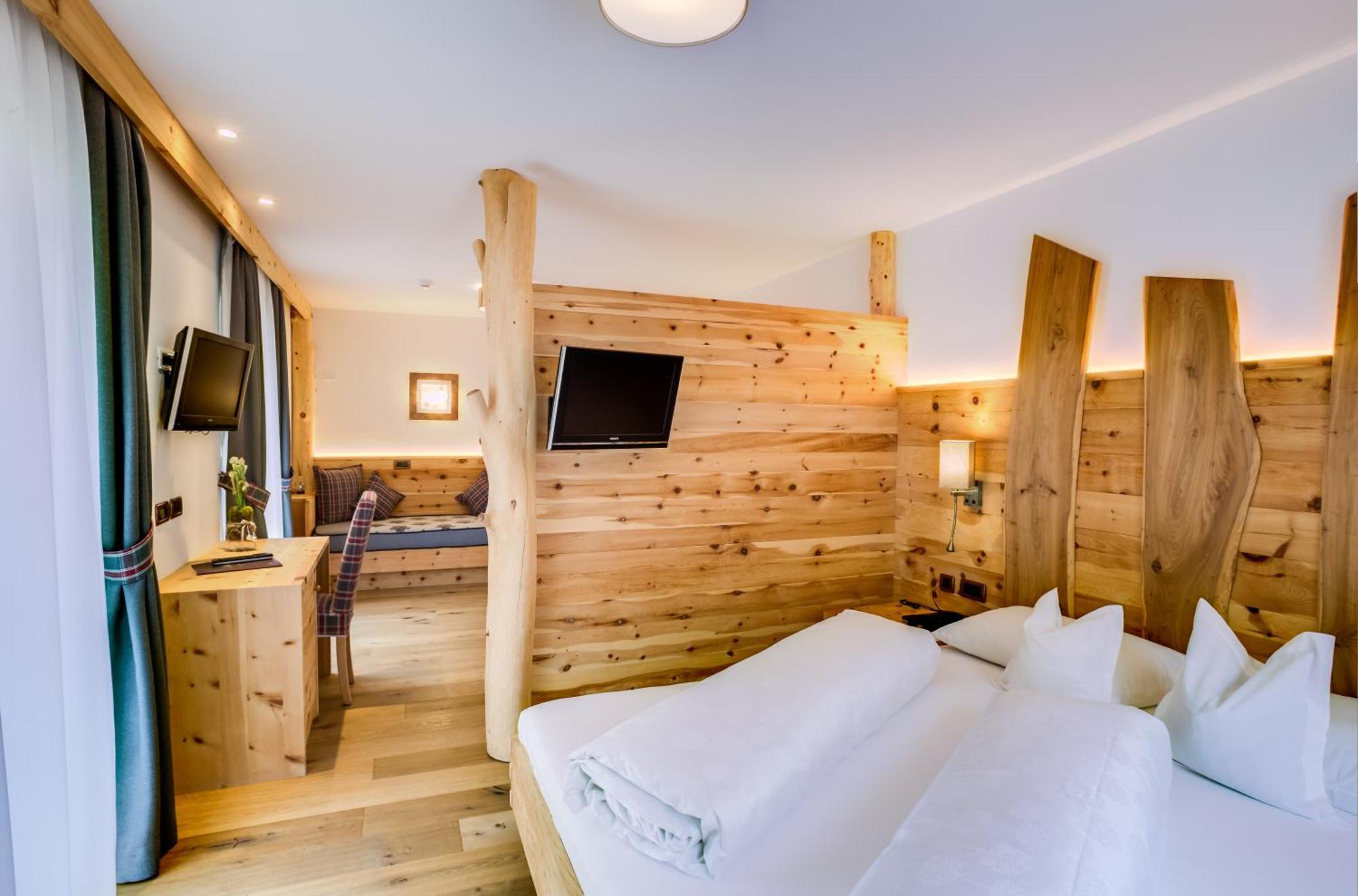 Hotel Muliac Selva di Val Gardena Exteriör bild